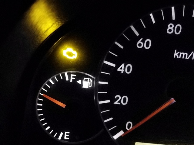 Первые признаки неисправности двигателя: Как распознать и что делать